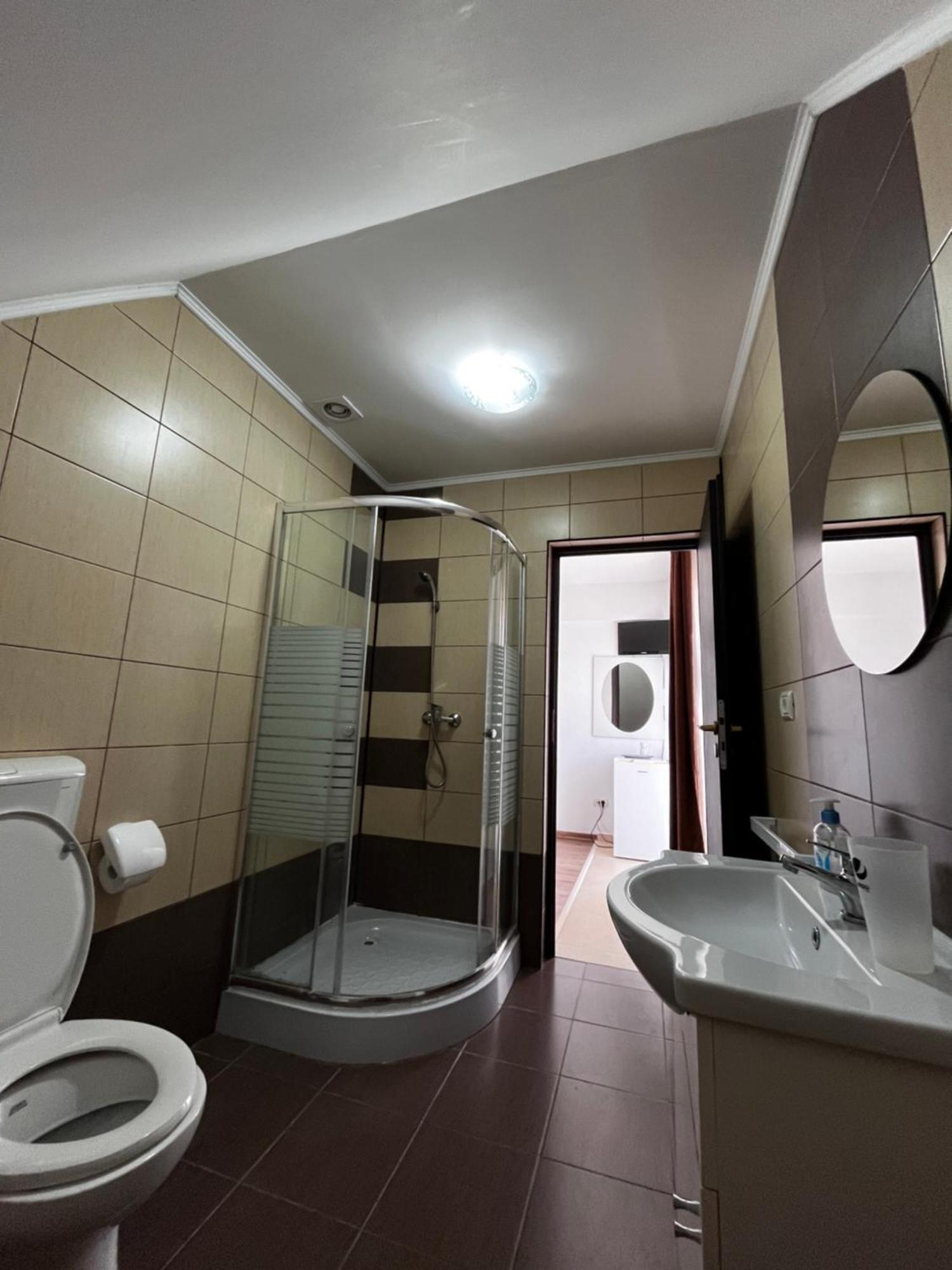 فندق Elegance كوستِنيست المظهر الخارجي الصورة